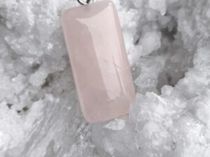 PENDENTIF QUARTZ ROSE